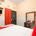 Oyo 1594 Al Firdausi Residence