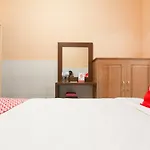 Oyo 1594 Al Firdausi Residence