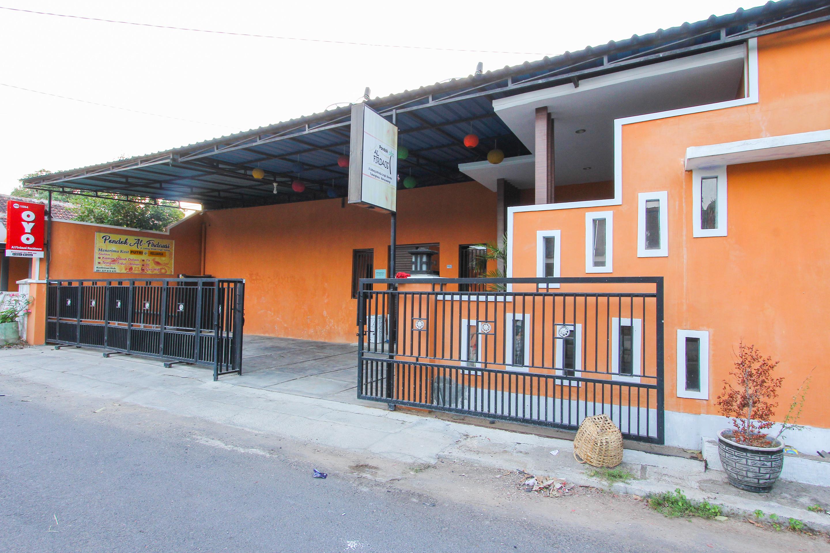 Oyo 1594 Al Firdausi 2*